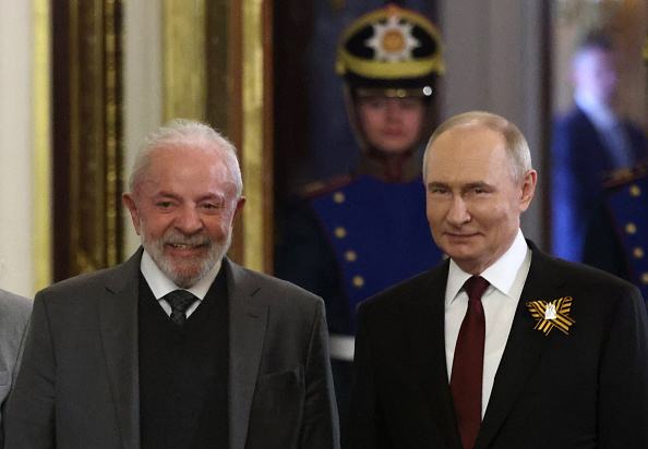 Presidente Lula ao lado do presidente da Rússia, Vladimir Putin, em Moscou. 09/05/2025