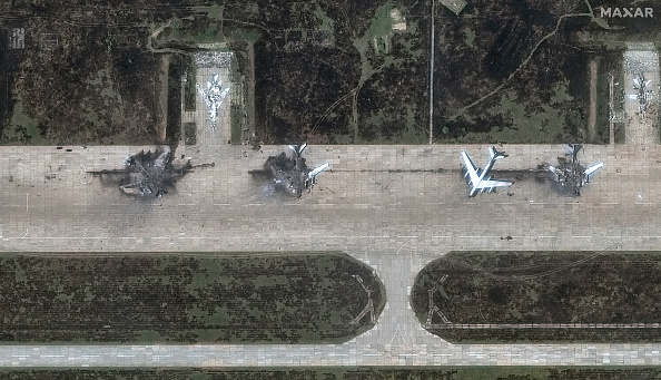 Aeronaves russas atingidas por ataque surpresa de drones da Ucrânia em Belaya. 04/06/2025