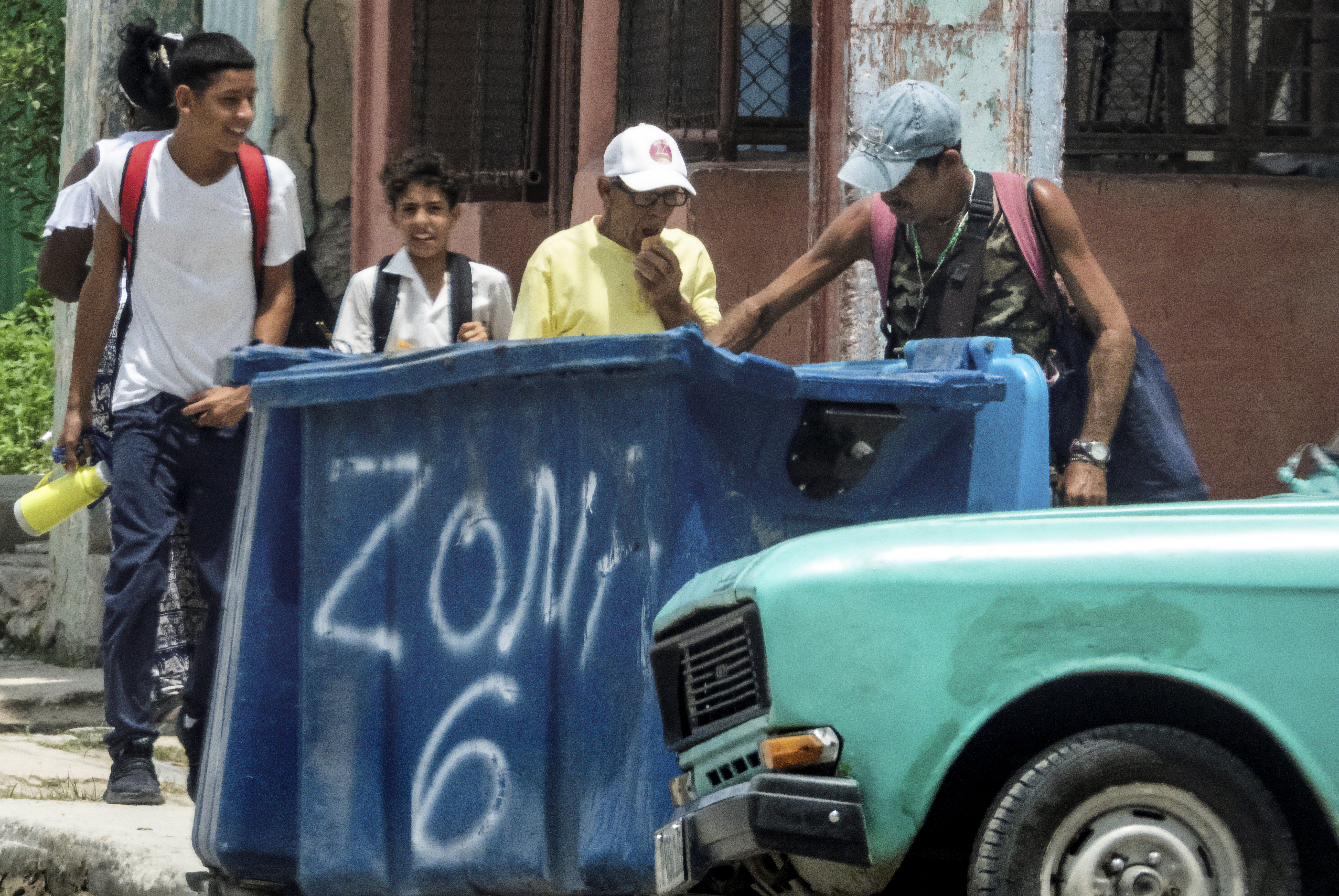 Cuba demite ministra que disse que ‘não existem mendigos’ no país