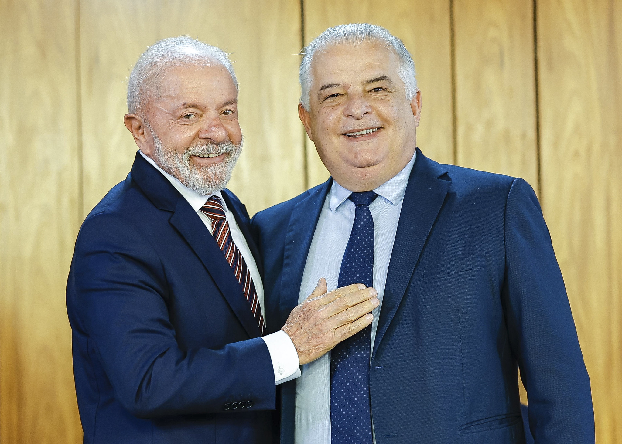 Lula e França devem se reunir até sexta para decidir futuro do ministro