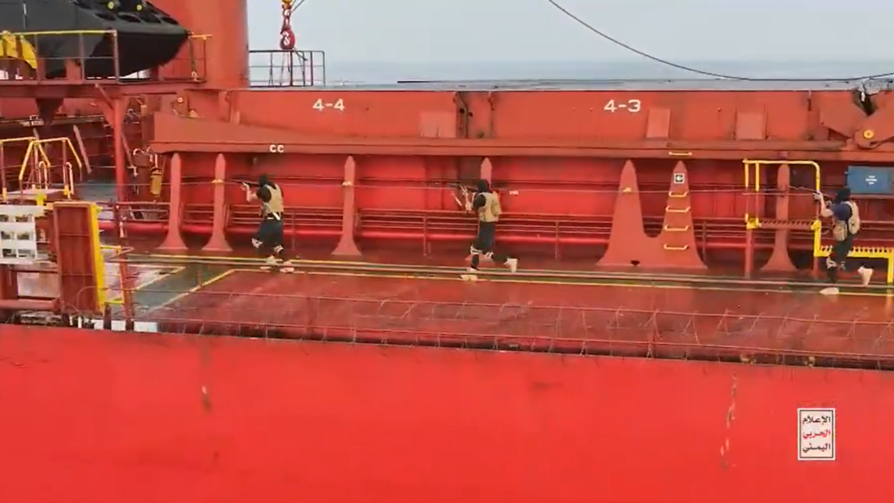 Rebeldes hutis atacam navio Magic Seas no Mar Vermelho.