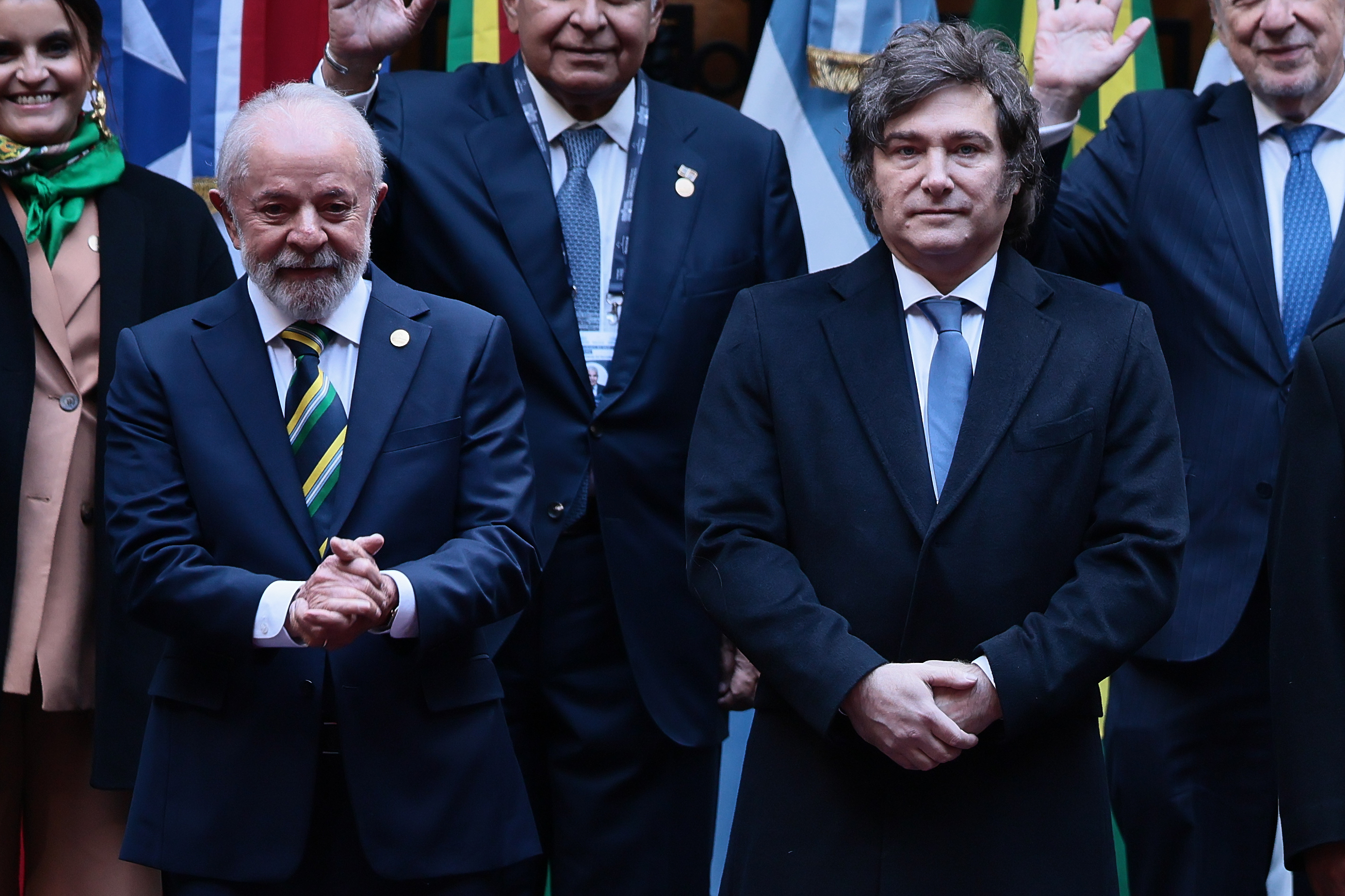 Lula alfineta Milei ao agradecer cumprimento de ex-presidente argentino por vitória