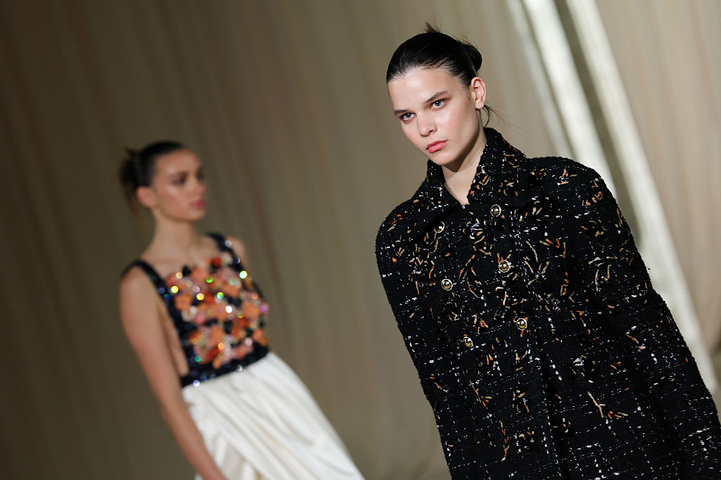 Como foi o último desfile de alta-costura da Chanel antes de Matthieu Blazy?