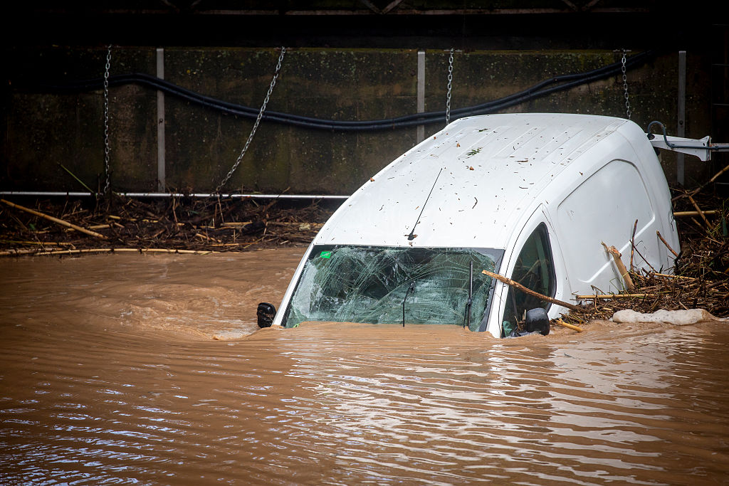 Duas pessoas desaparecem em enchentes provocadas por tempestades na Espanha