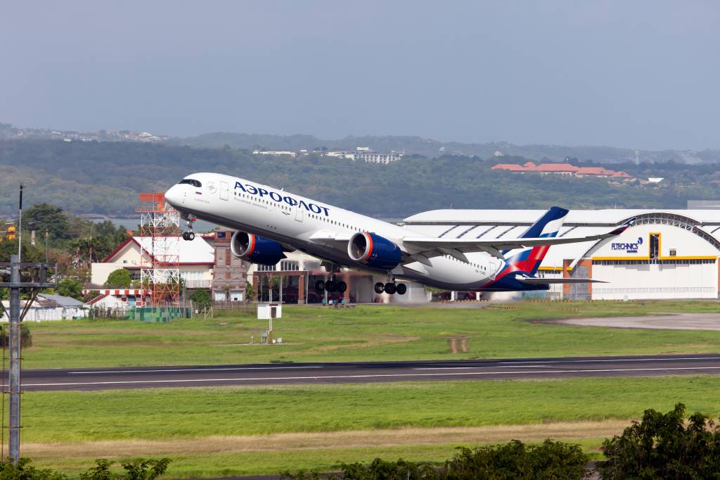 Ataque hacker pró-Ucrânia força companhia aérea russa a cancelar dezenas de voos