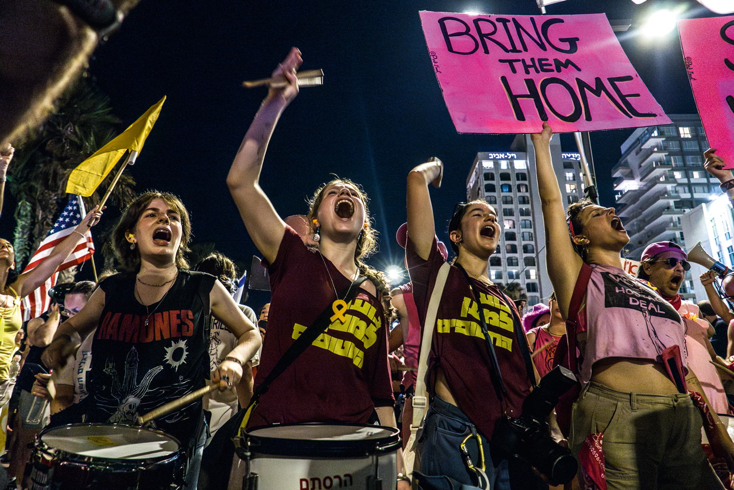 A REVOLTA -&ensp;Israelenses v&atilde;o &agrave;s ruas: mais de 70% clamam por uma tr&eacute;gua