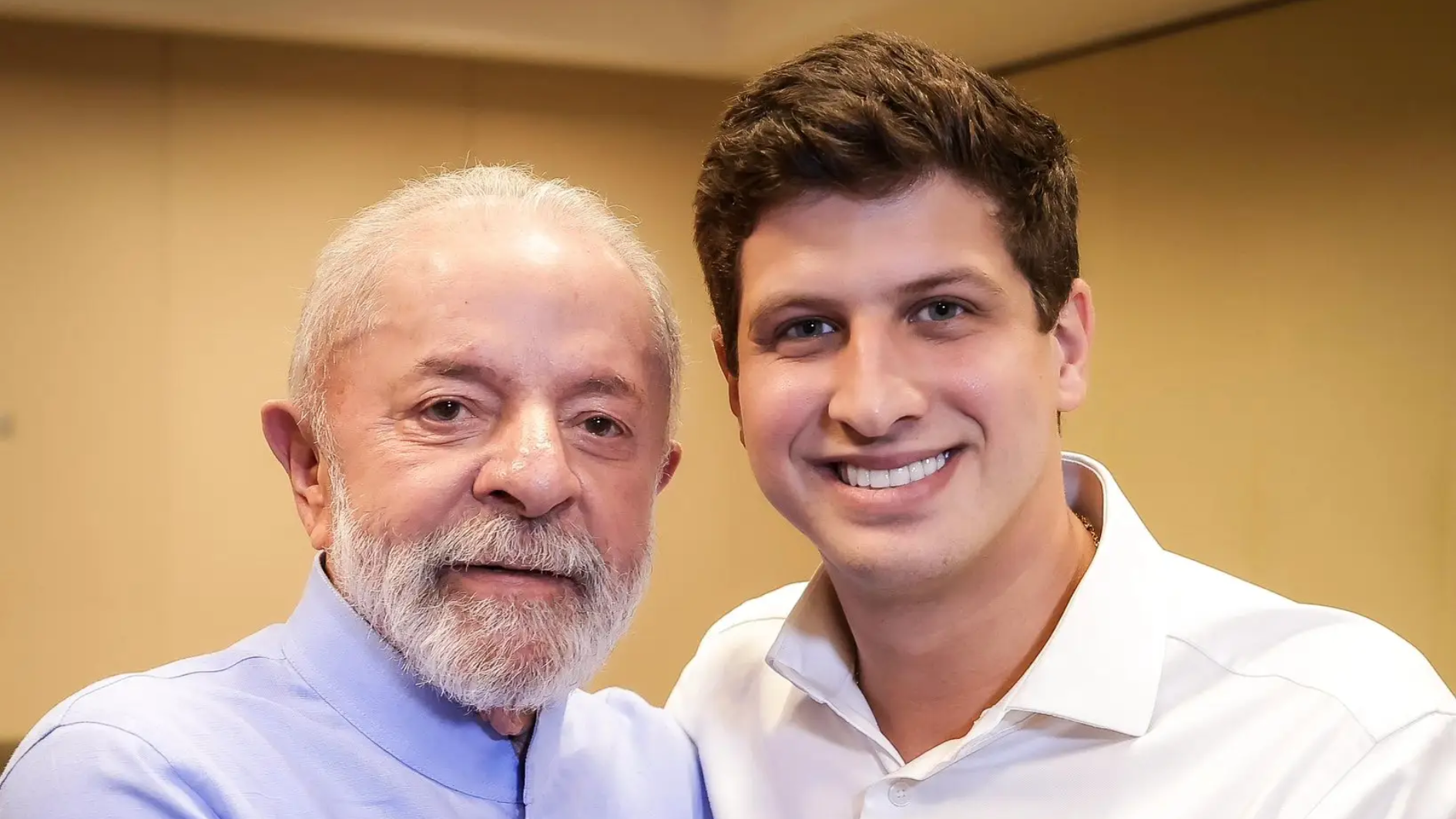 Em meio a boatos, Lula diz que apoio a João Campos é ”compromisso histórico’