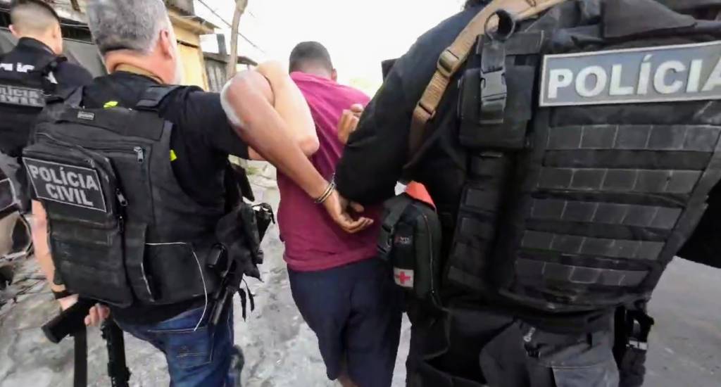 Polícia do Rio busca ladrões de quadrilha de carros de luxo que assaltou o chef Felipe Bronze