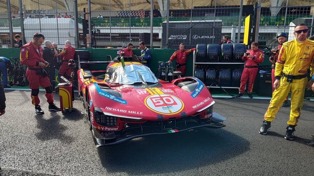 Ferrari em ação: os bastidores da equipe italiana nas 6 Horas de SP