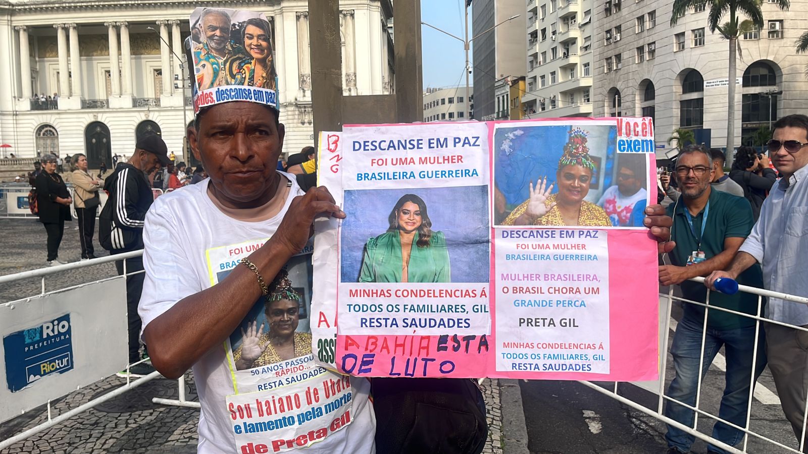 Antônio da Paz, na fila do Theatro Municipal para velório de Preta Gil