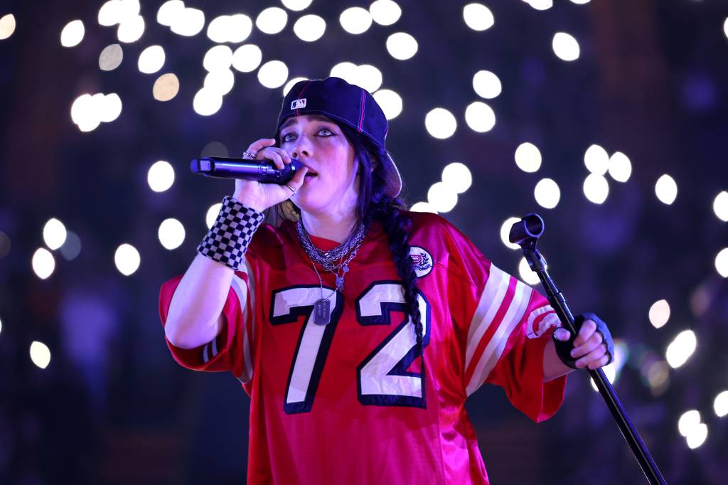 A revolta de Billie Eilish com fortuna acumulada por Elon Musk: ‘Patético’