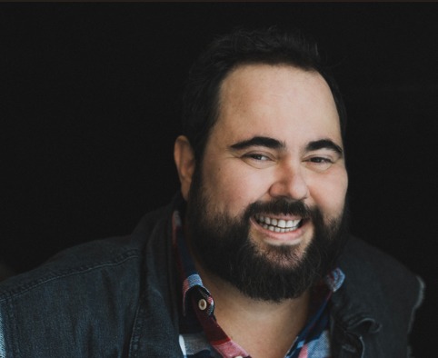 Ator de ‘Êta Mundo Melhor’, que chegou a 193kg, comemora nova fase