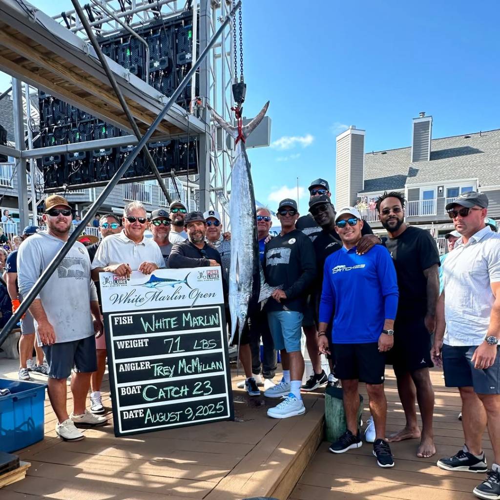 Michael Jordan participa de torneio de pesca milionário com detector de mentiras