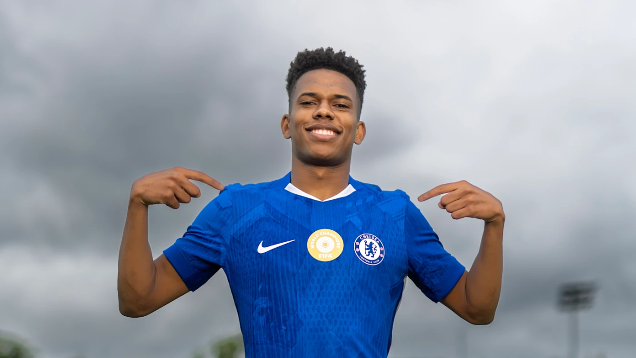 Estêvão anunciado no Chelsea