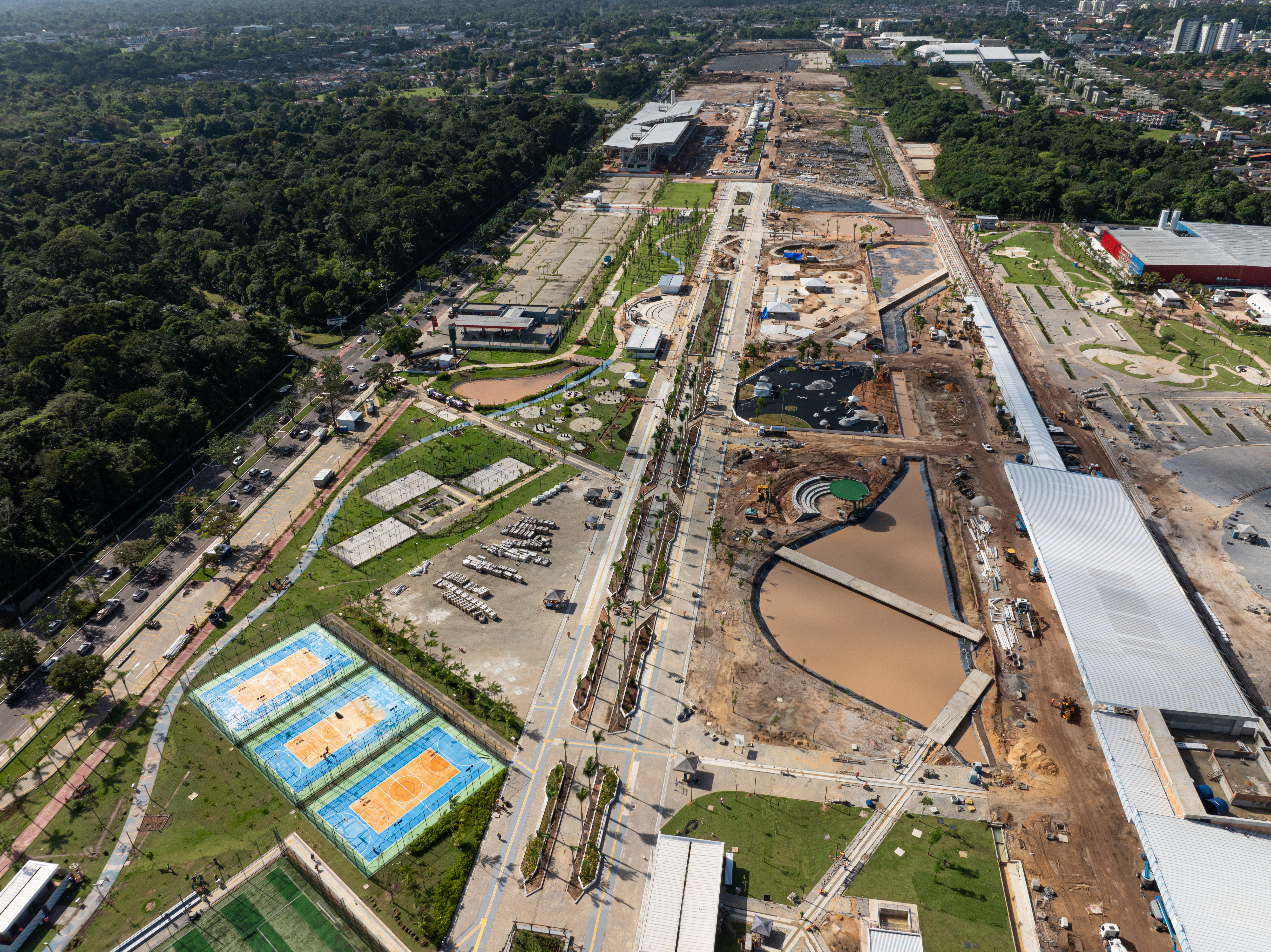 Parque da Cidade, principal sede da COP30, em construção em Belém. A cidade acelera obras e busca ampliar a rede hoteleira para receber o evento
