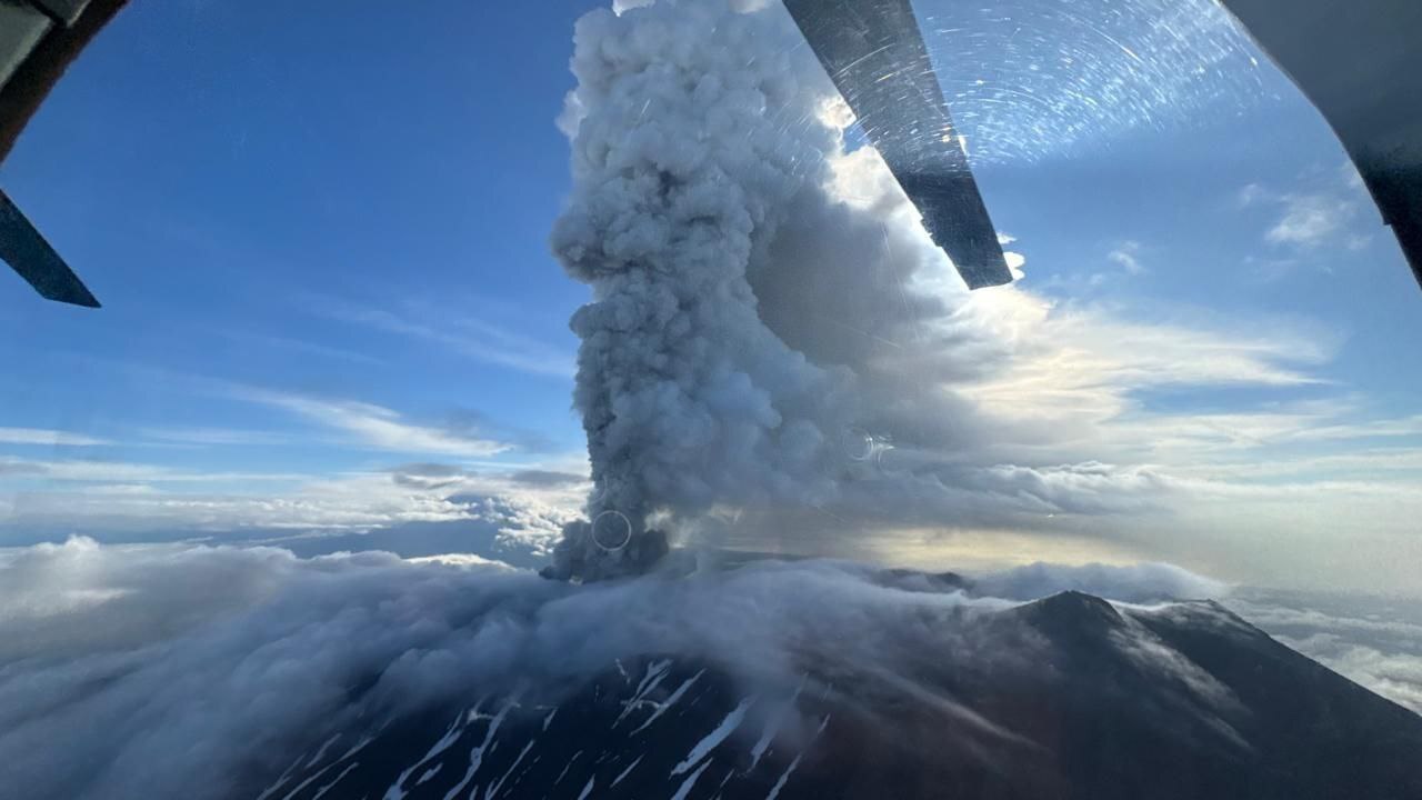 Vídeo: Vulcão na Rússia entra em erupção pela primeira vez em 600