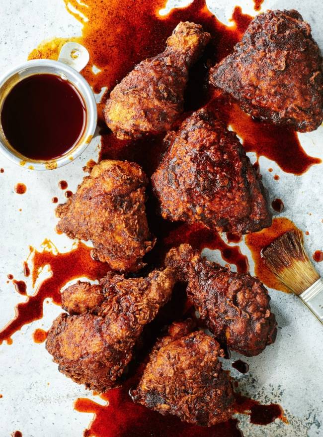 Imagem 04-08-2025 às 14.46 Frango servido com molho barbecue pelo chef