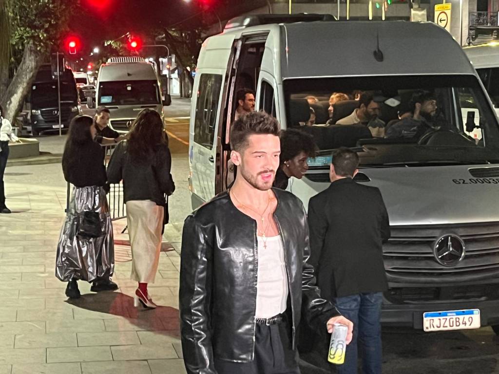 A atitude de João Guilherme, ex de Bruna Marquezine, em festa