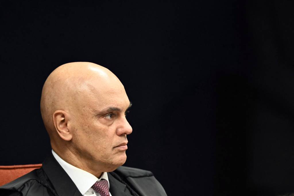 Leia a íntegra da ordem de prisão de Jair Bolsonaro, assinada por Alexandre de Moraes