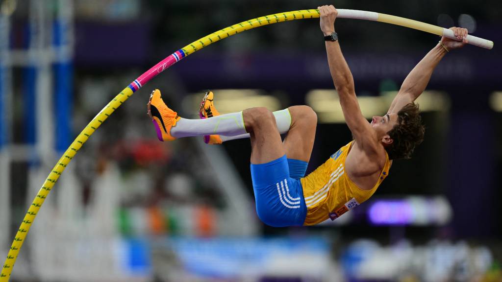 Acima das nuvens: não há atleta tão espetacular no mundo, hoje, quanto ele