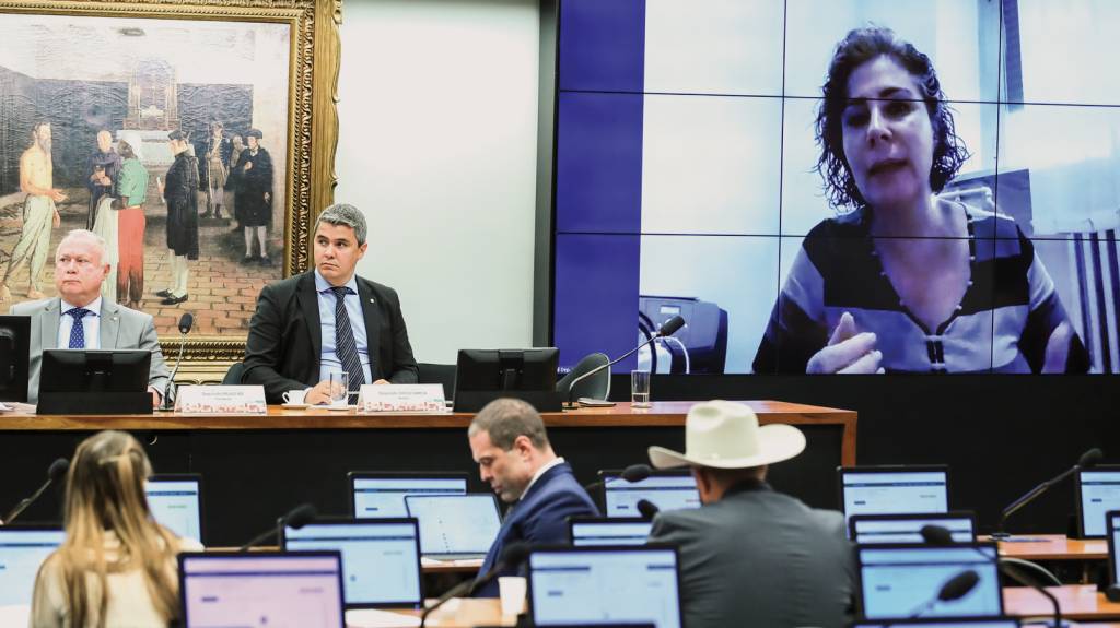 CCJ aprova cassação de Zambelli e plenário deve confirmar decisão ainda hoje