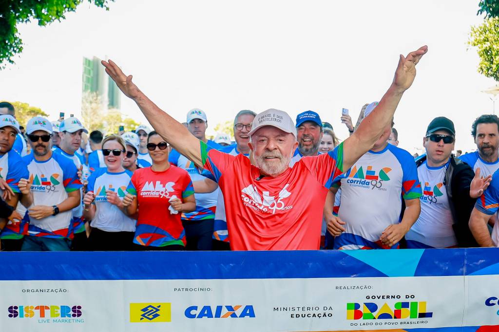 Lula zera o prejuízo de popularidade registrado no início do ano
