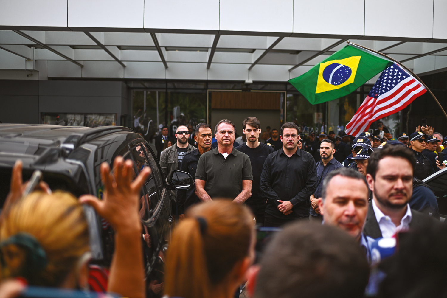 ESPERAN&Ccedil;A -&ensp;Bolsonaro: ineleg&iacute;vel e condenado, ele ainda aposta numa reviravolta com uma improv&aacute;vel anistia