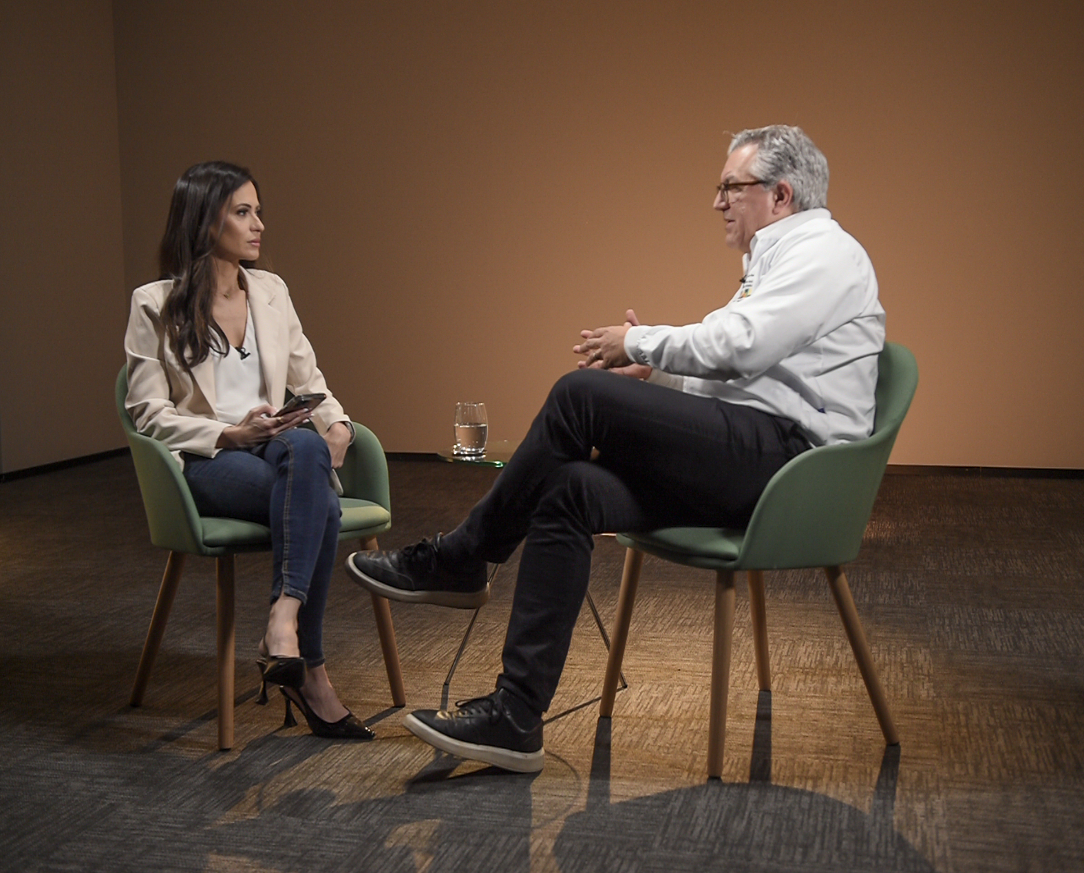 Ministro da Sa&uacute;de, Alexandre Padilha, em entrevista a jornalista Marcela Rahal no programa Amarelas On Air