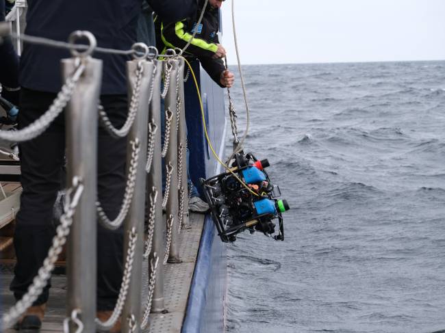 Käpt’n Blaubär sendo lançado a partir do RV Alkor durante o cruzeiro de pesquisa AL628, em março de 2025