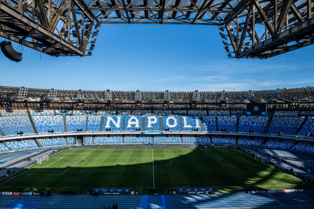 Napoli x Frankfurt na Champions: onde assistir, horário e escalações