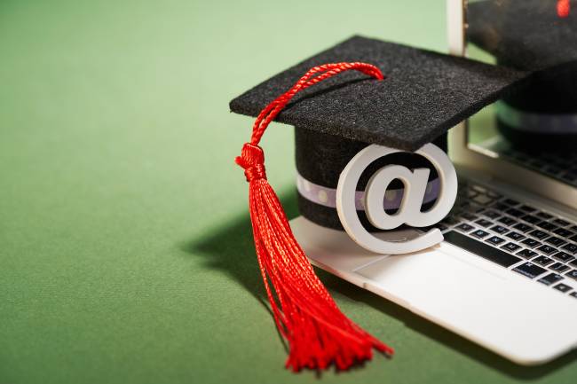 Chapeu de formatura curso EAD – curso online – pós graduação Chapeu de formatura curso EAD - curso online - pós graduação