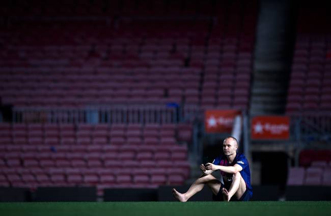 Barcelona v Real Sociedad – La Liga BARCELONA, SPAIN - MAY 20: Andres Iniesta of FC Barcelona sits on the pitch at the end the La Liga match between Barcelona and Real Sociedad at Camp Nou on May 20, 2018 in Barcelona, Spain. (Photo by Quality Sport Images/Getty Images)