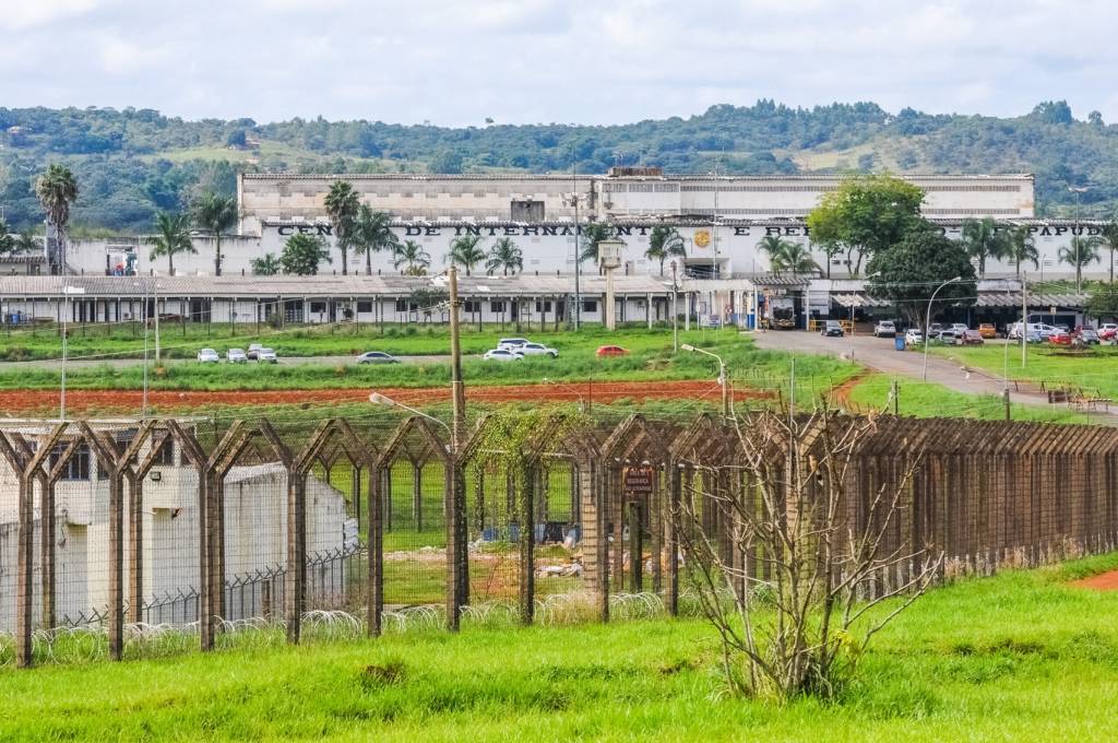 Presos do 8 de Janeiro cumprem penas a até 3.000 quilômetros de distância das famílias