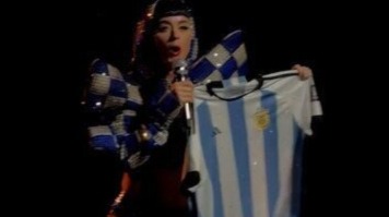 Katy Perry ‘brinca com fogo’ na Argentina: ‘irritação’ de fãs brasileiros