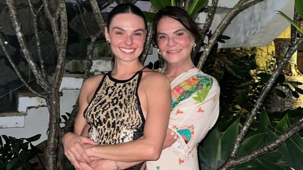 ‘Doloroso’: o relato de mãe de Isis Valverde sobre câncer