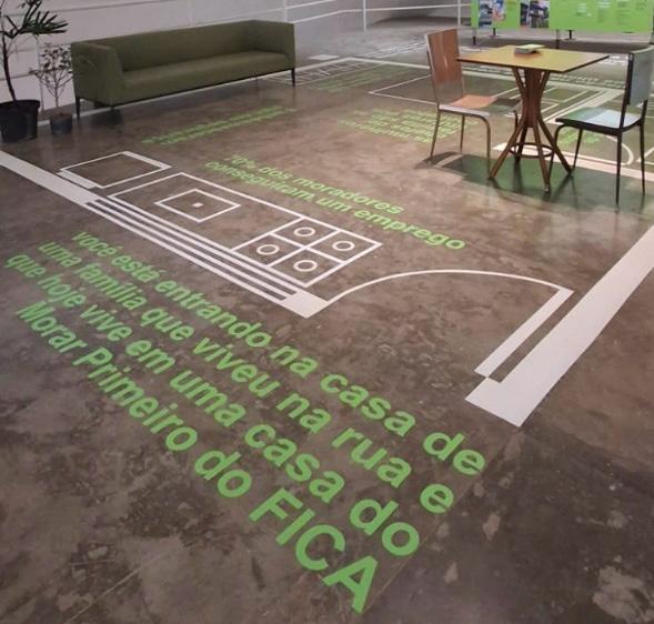 ONG exibe projeto de casa para pessoas em situação de rua na Bienal Internacional de Arquitetura de São Paulo