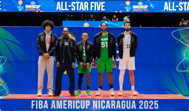 All-Stars da Copa América (da esq. para dir.): Kyshawn George, Javonte Smart, Yago Santos, Bruno Caboclo e Juan Fernandez