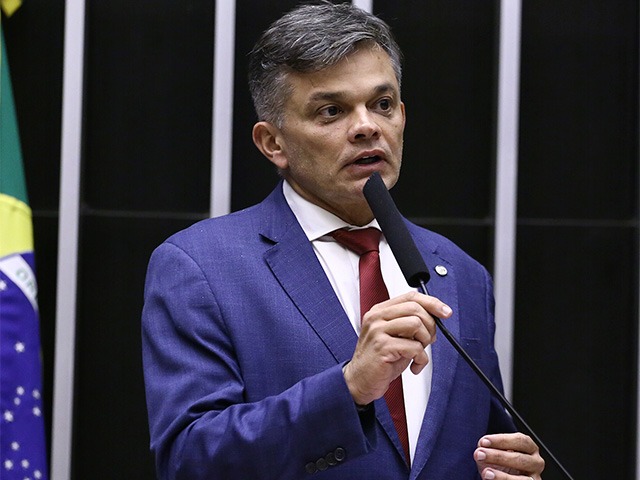 Exclusivo: Instituto de vereador promove ‘aulas fantasmas’ de capoeira bancadas por deputado do PT