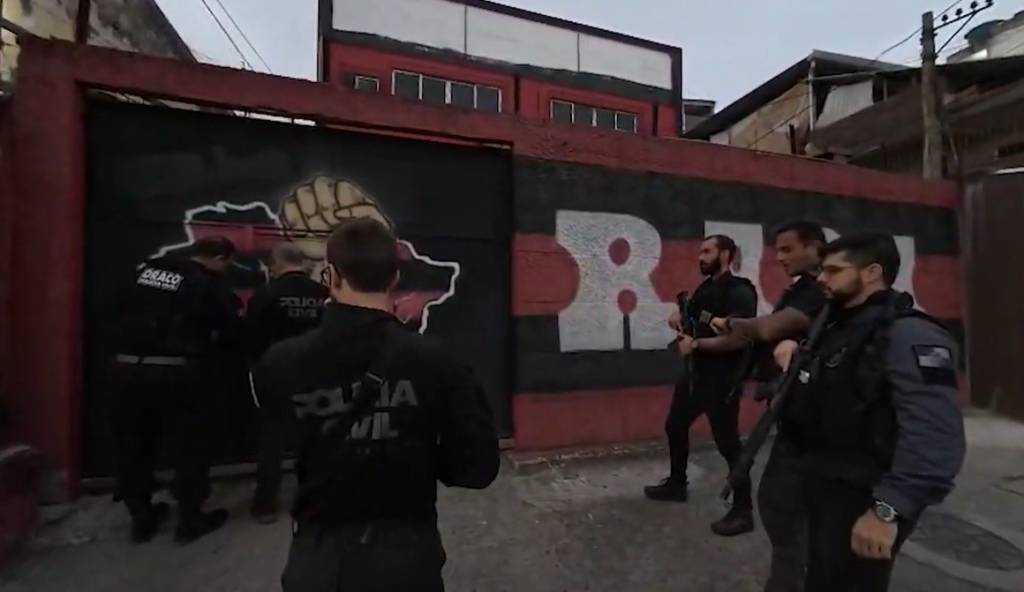Polícia faz operação contra criminosos infiltrados em torcidas organizadas do Rio