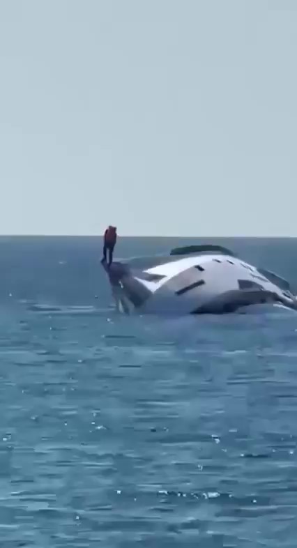 VÍDEO: Iate de luxo afunda minutos após início de viagem inaugural na Turquia