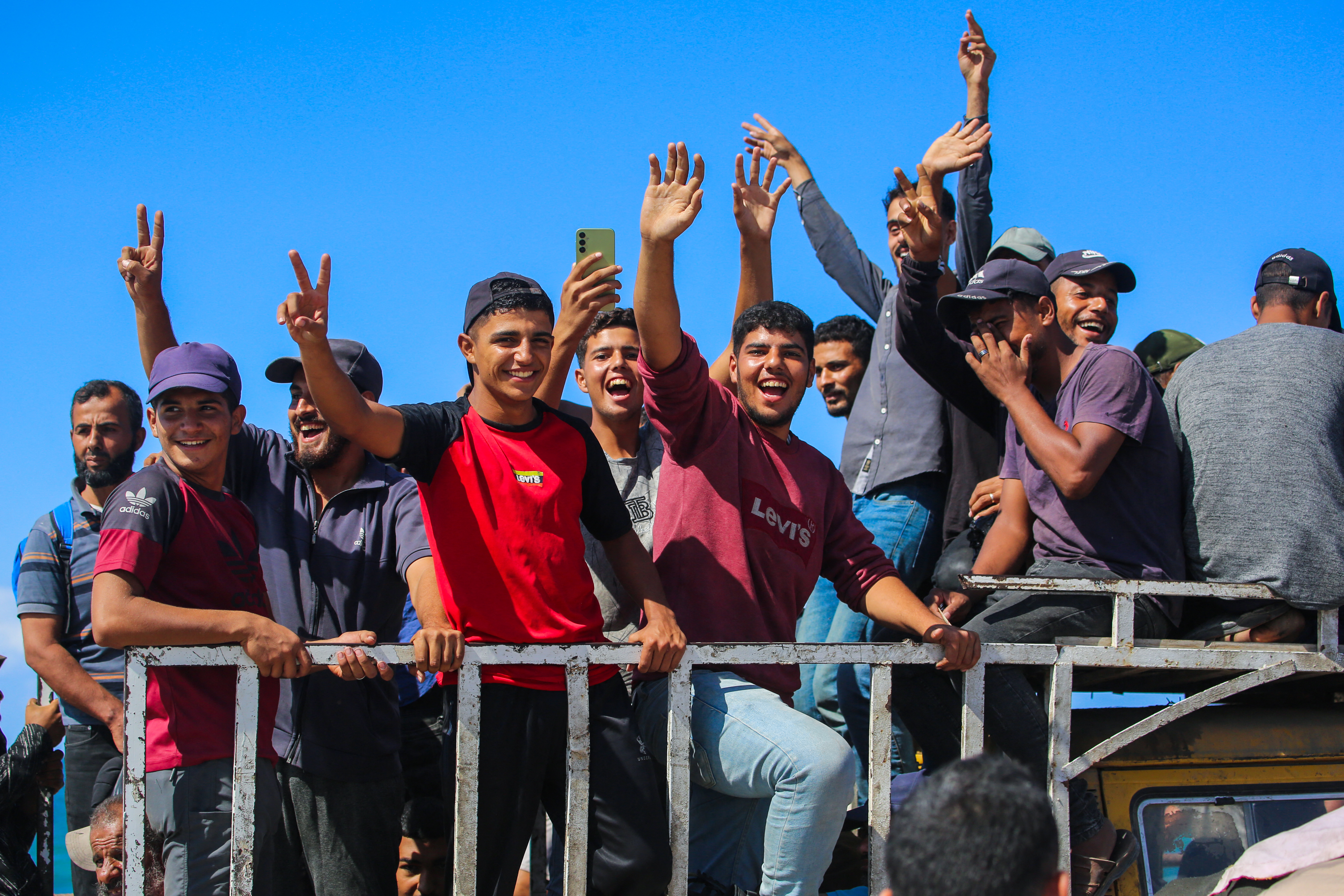 Palestinos voltam para a Cidade de Gaza