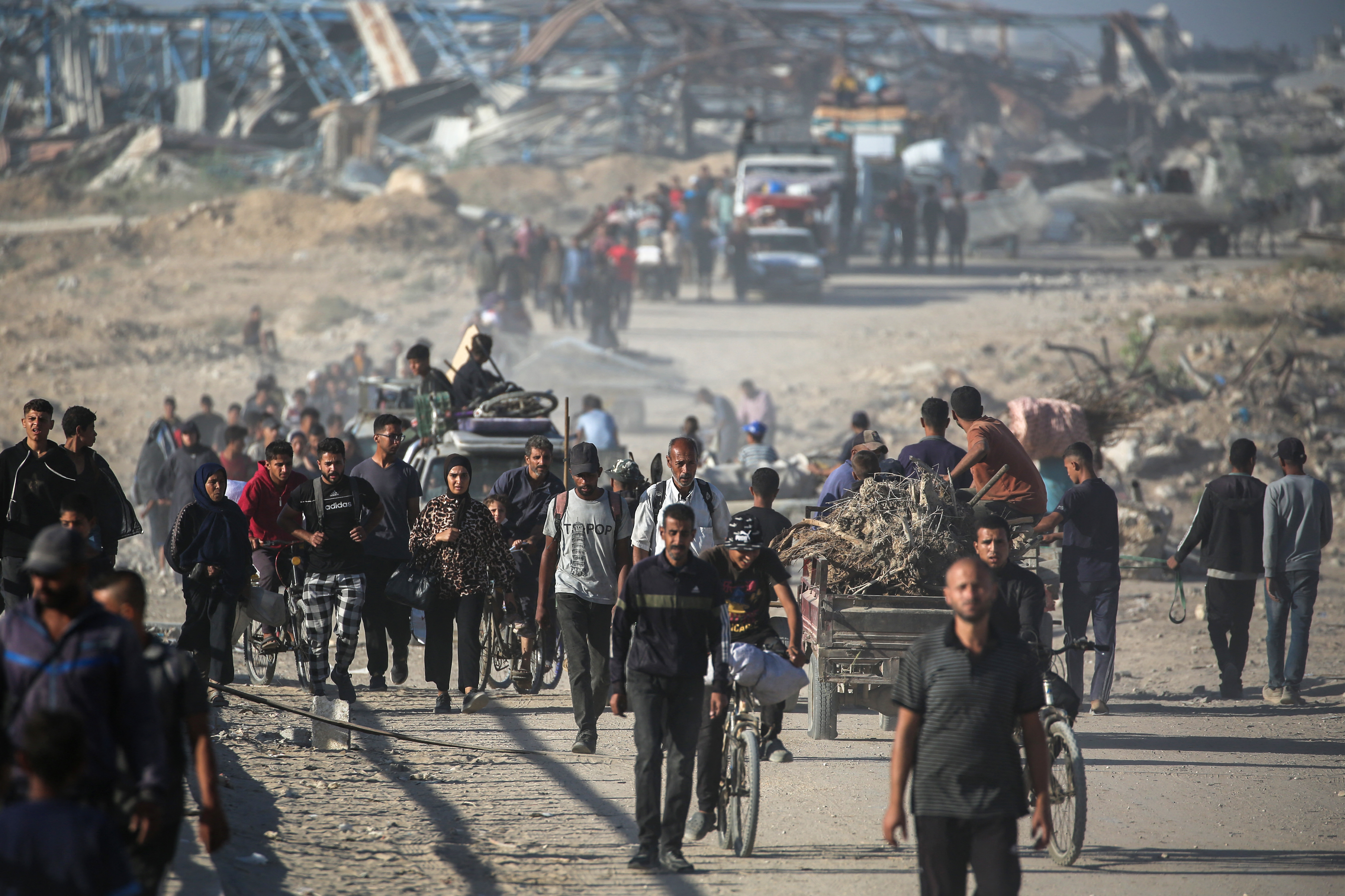 Palestinos voltam para a Cidade de Gaza