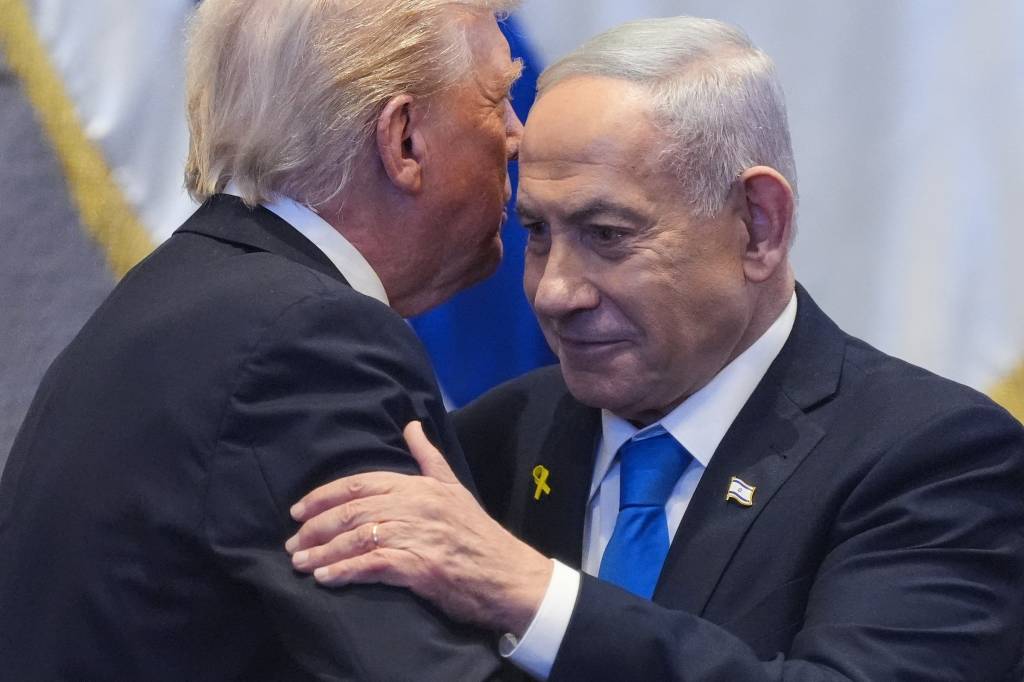 Netanyahu repete ameaça de Trump e diz que Hamas deve entregar armas ou o ‘inferno se instalará’