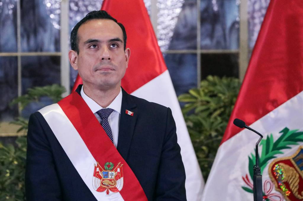 Presidente do Peru declara estado de emergência em Lima em resposta à onda de violência