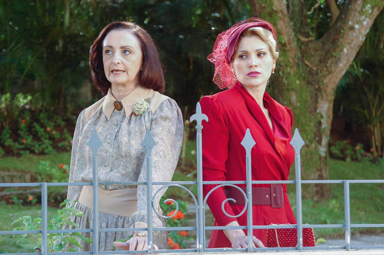 INESQUECÍVEIS - As vilãs Débora (Ana Lúcia, à esq.) e Cristina (Flávia Alessandra) em Alma Gêmea: ícones