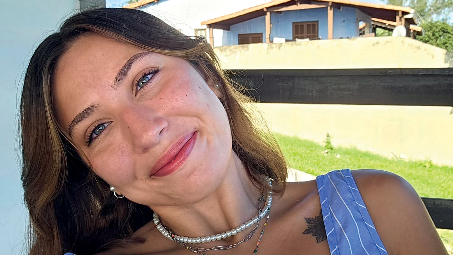 &ldquo;N&Atilde;O ACEITO CERTAS COISAS&rdquo; - Exausta ap&oacute;s dois anos trabalhando em uma cl&iacute;nica de cirurgia pl&aacute;stica, ALEXANDRA AZEVEDO, 21, pediu demiss&atilde;o para estudar para concurso p&uacute;blico. &ldquo;O ambiente n&atilde;o era dos melhores. N&atilde;o &eacute; mais uma op&ccedil;&atilde;o ficar em um lugar que n&atilde;o valoriza a sa&uacute;de mental&rdquo;, conta.