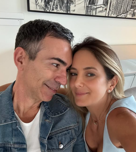 Ticiane Pinheiro acompanha passagem de bastão de Bonner a Tralli no JN