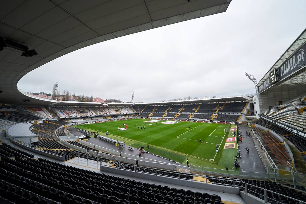 Vitória x Benfica: onde assistir, horário e escalações