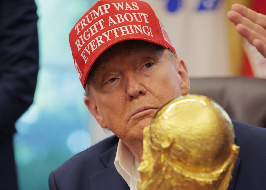 Trump e Infantino fazem anúncio envolvendo obtenção de vistos para Copa de 2026