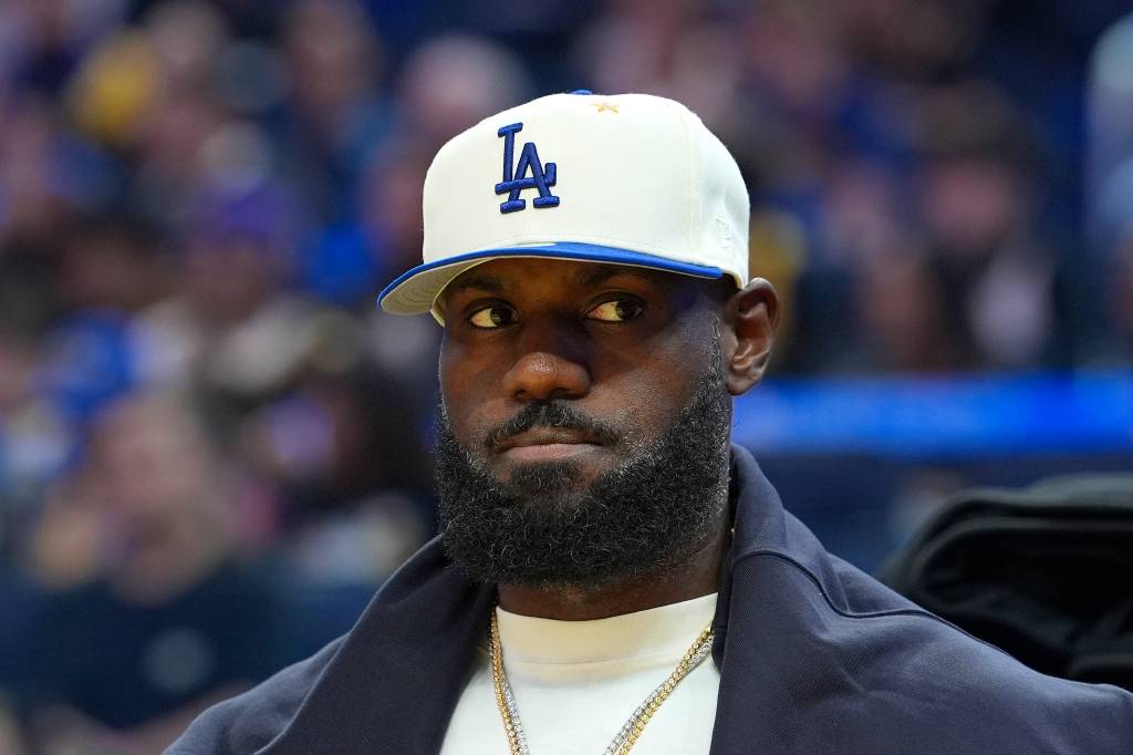 LeBron James é chamado de ‘cafona’ após ação comercial
